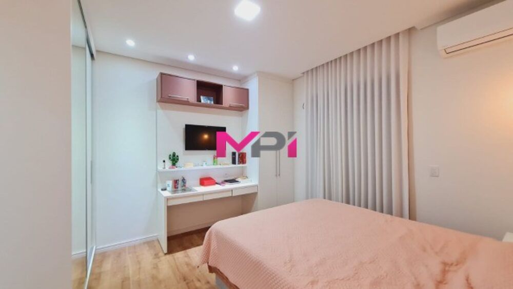 Casa de Condomínio à venda com 4 quartos, 285m² - Foto 2