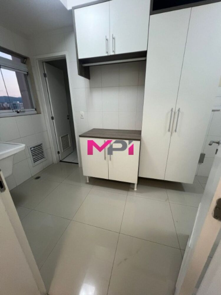 Apartamento para alugar com 3 quartos, 155m² - Foto 15
