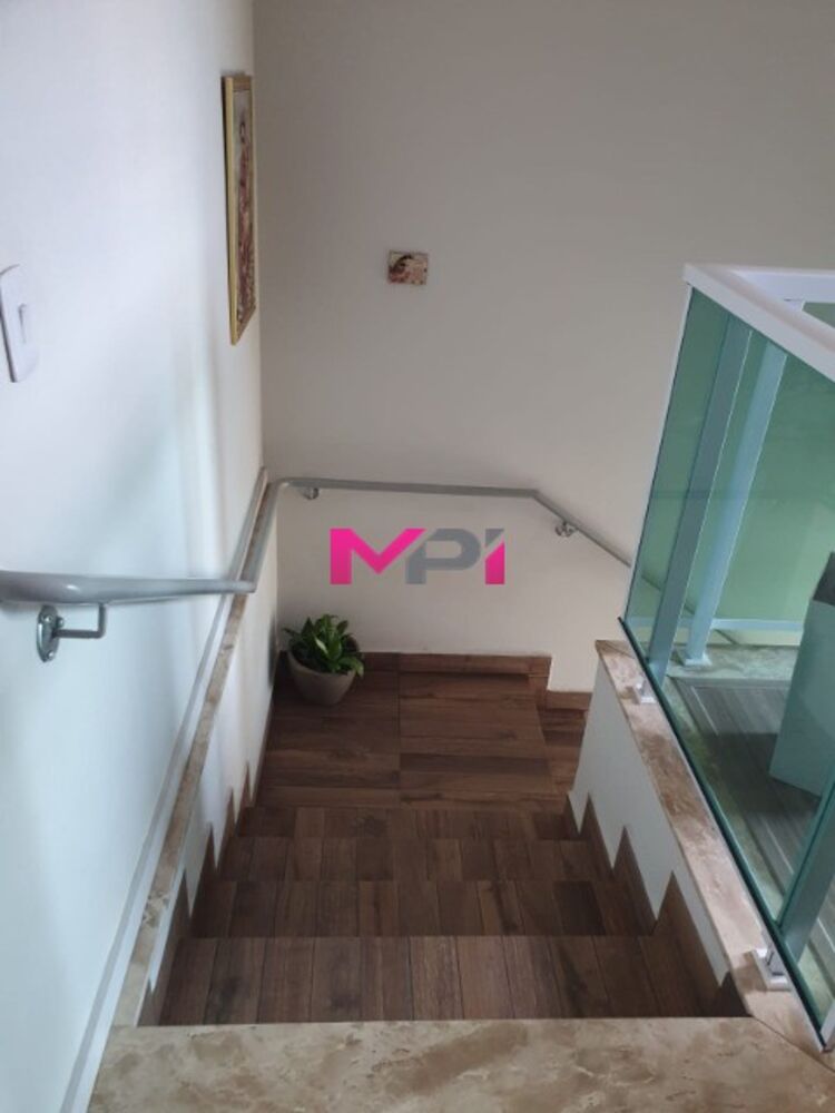 Sobrado à venda com 2 quartos, 215m² - Foto 11
