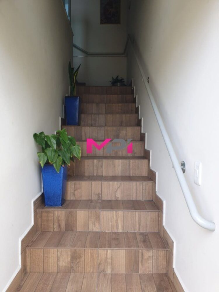 Sobrado à venda com 2 quartos, 215m² - Foto 12