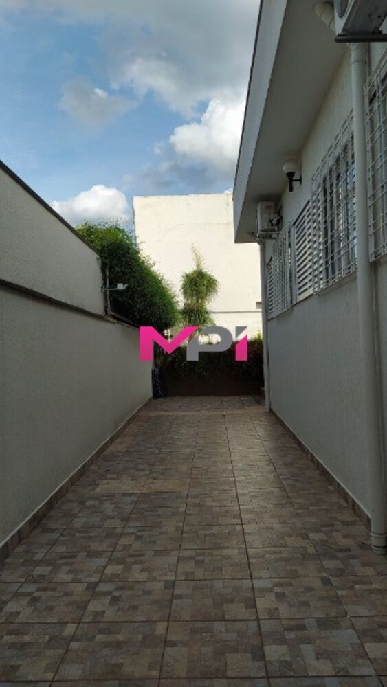 Casa à venda com 4 quartos, 250m² - Foto 19