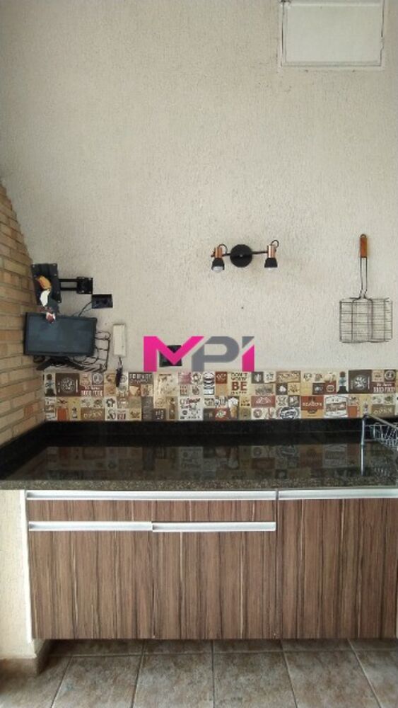Casa à venda com 4 quartos, 250m² - Foto 5