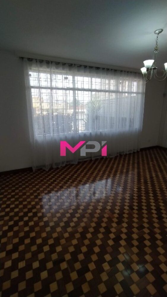 Casa à venda com 4 quartos, 250m² - Foto 10