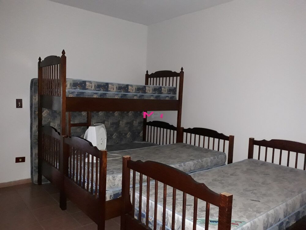 Casa à venda com 6 quartos, 800m² - Foto 2