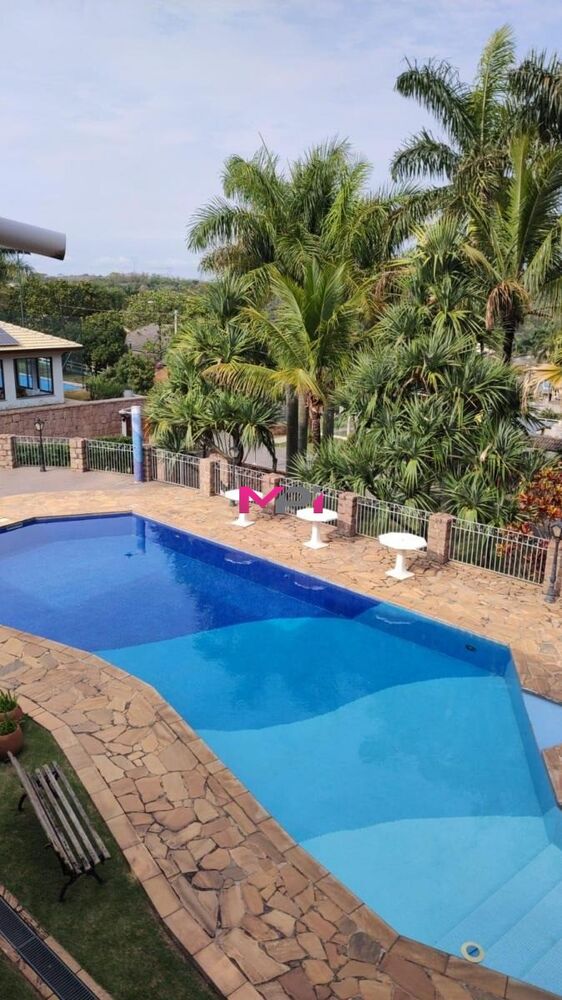 Casa à venda com 6 quartos, 800m² - Foto 1