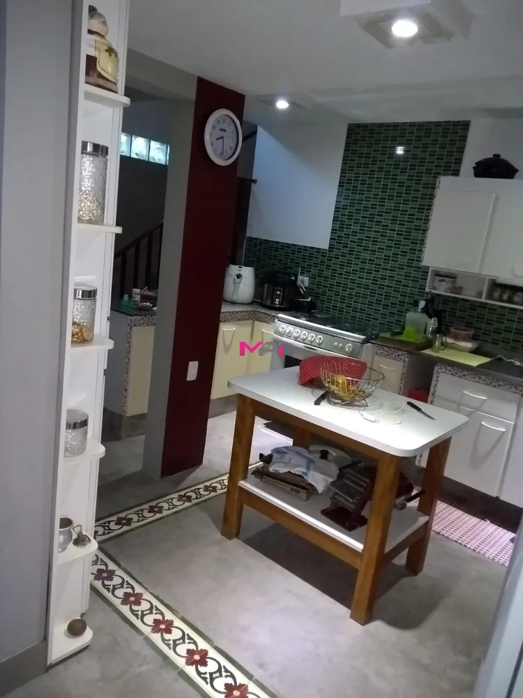 Casa, 5 quartos, 230 m² - Foto 2