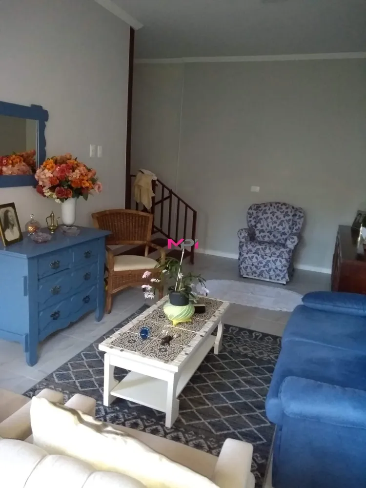 Casa, 5 quartos, 230 m² - Foto 1