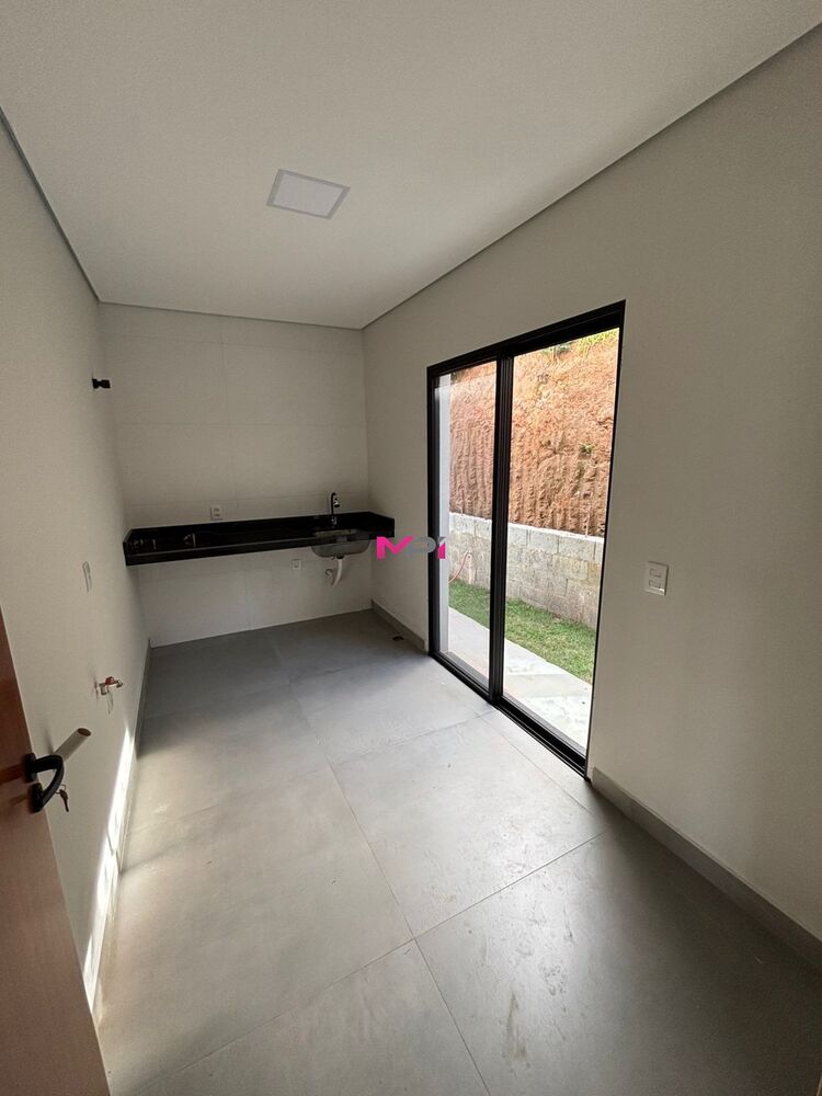 Casa à venda com 3 quartos, 298m² - Foto 8
