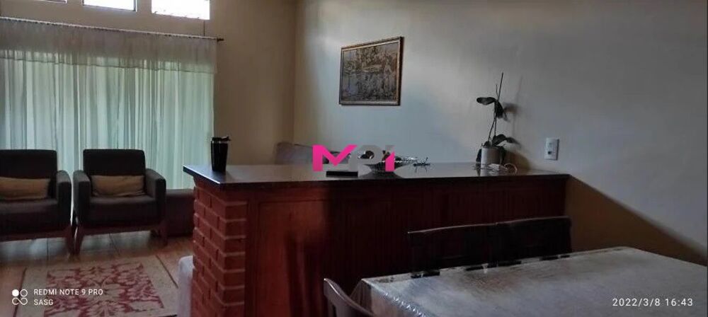 Casa à venda com 3 quartos, 138m² - Foto 2