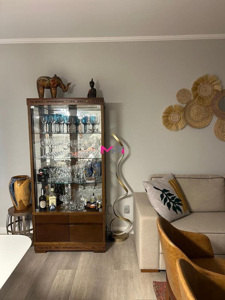 Apartamento à venda com 2 quartos, 75m² - Foto 2