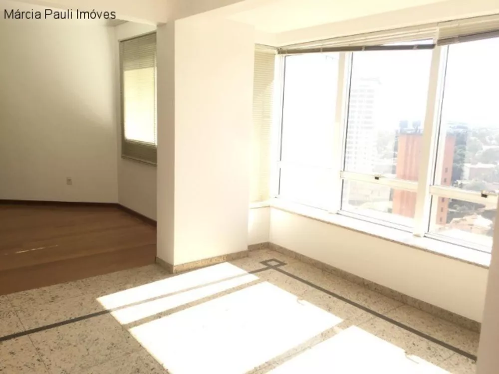 Apartamento à venda com 3 quartos, 200m² - Foto 3