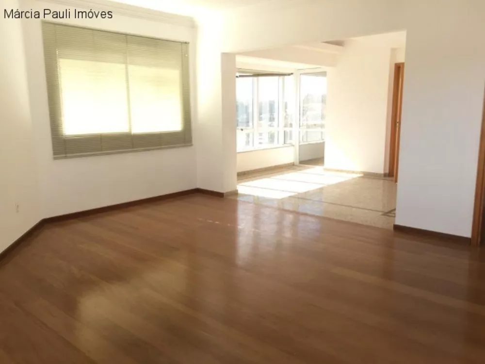 Apartamento à venda com 3 quartos, 200m² - Foto 2