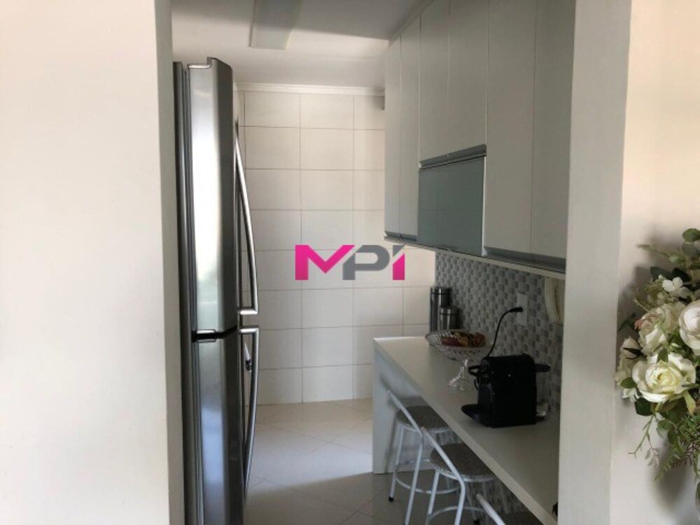 Apartamento à venda com 3 quartos, 80m² - Foto 1