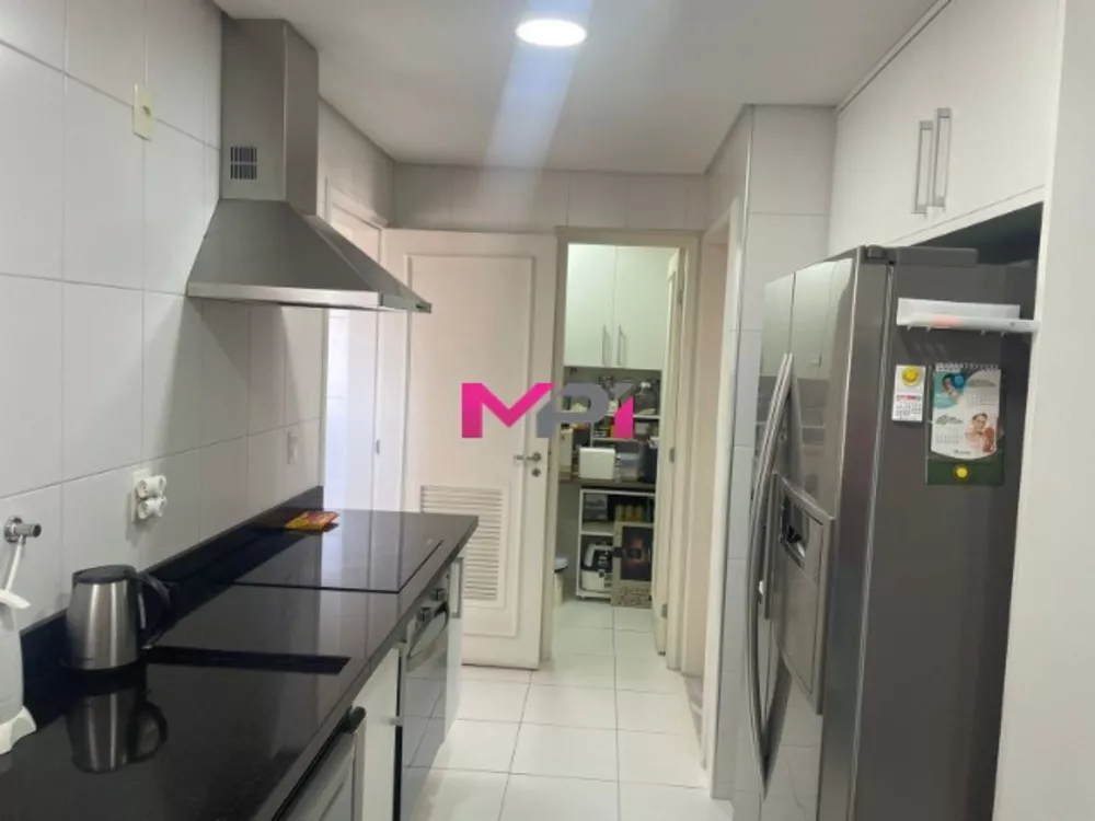 Apartamento à venda com 3 quartos, 157m² - Foto 8