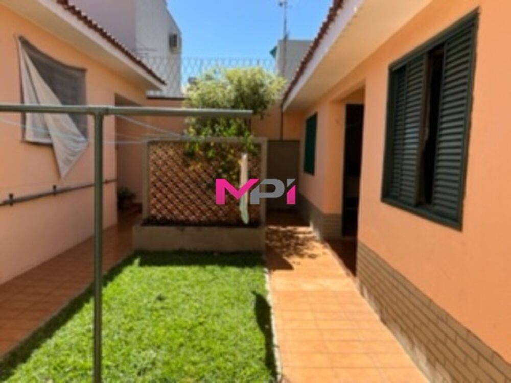 Casa, 2 quartos, 194 m² - Foto 1