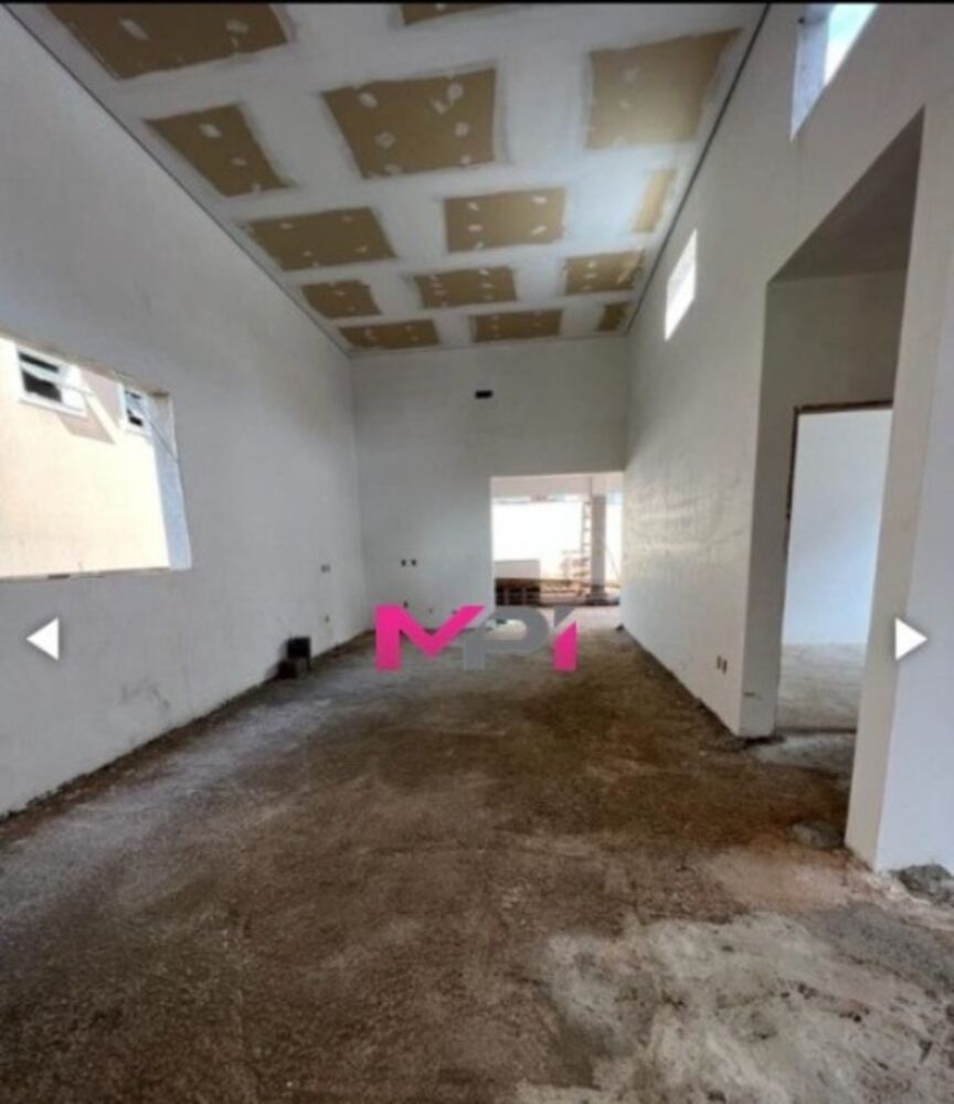 Casa de Condomínio à venda com 4 quartos, 243m² - Foto 1