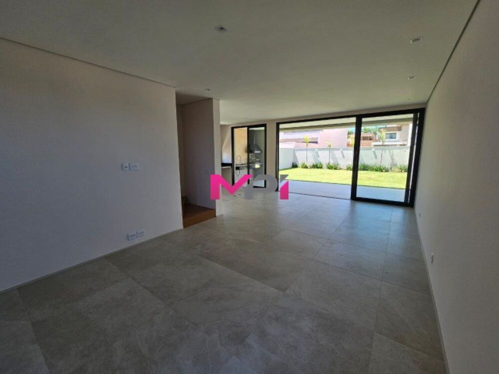 Casa de Condomínio à venda com 4 quartos, 300m² - Foto 10