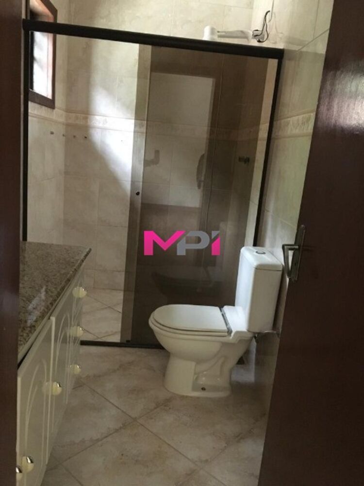 Casa à venda com 3 quartos, 159m² - Foto 1