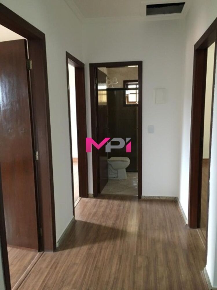 Casa à venda com 3 quartos, 159m² - Foto 2