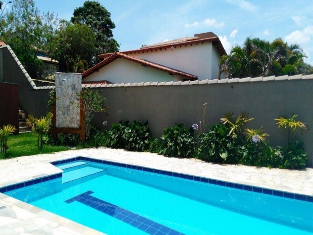 Casa de Condomínio à venda com 3 quartos, 200m² - Foto 1