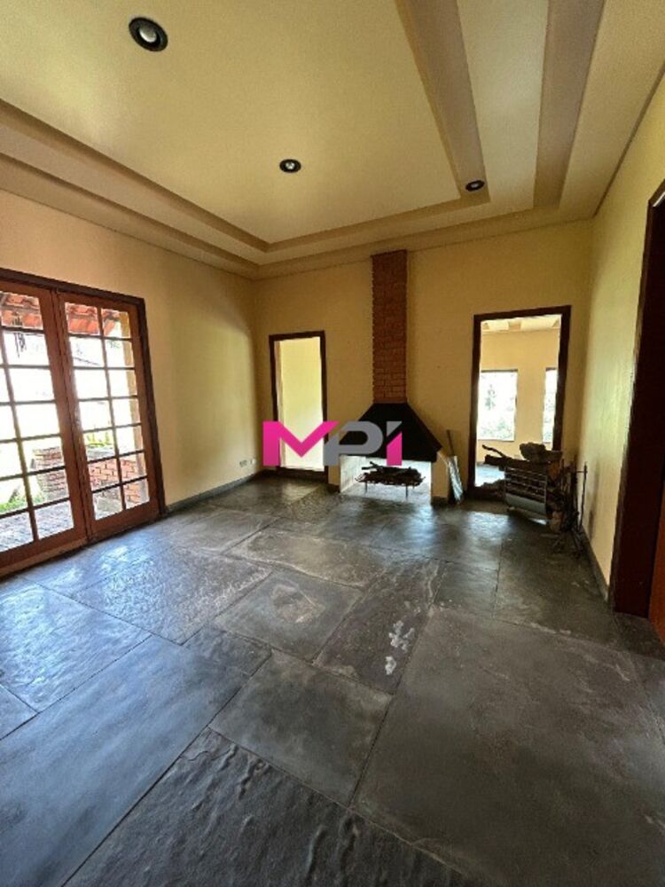 Casa de Condomínio à venda com 5 quartos, 450m² - Foto 3