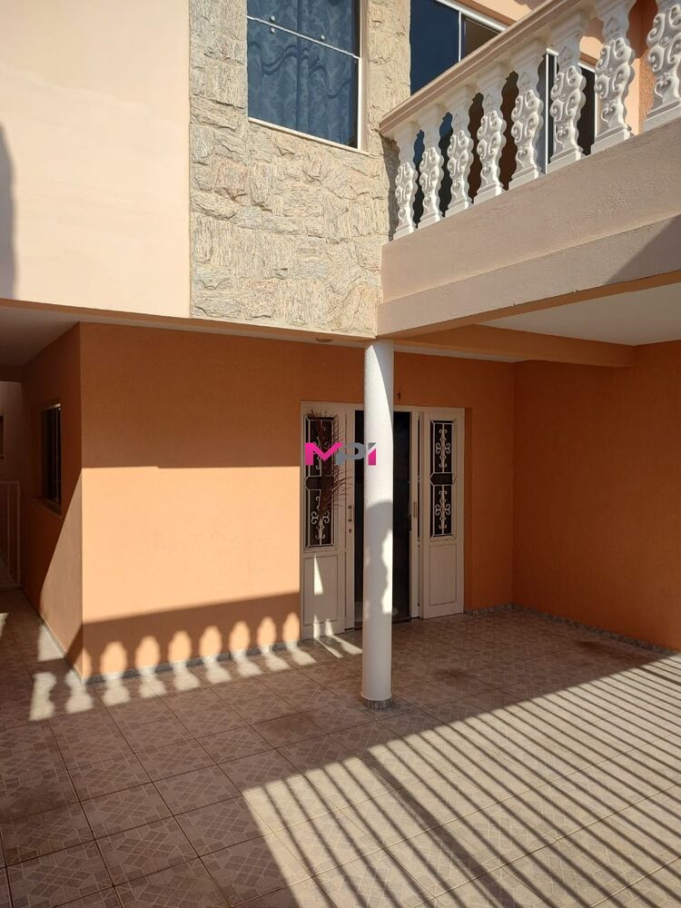 Sobrado à venda com 2 quartos, 250m² - Foto 1