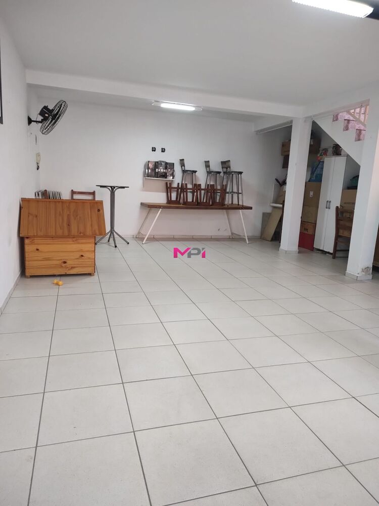 Sobrado à venda com 2 quartos, 250m² - Foto 4