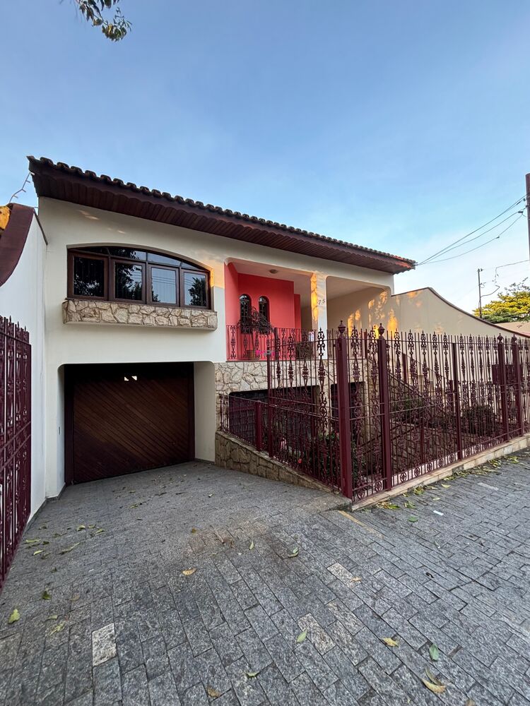 Casa à venda com 4 quartos, 454m² - Foto 1