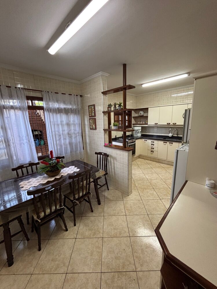 Casa à venda com 4 quartos, 454m² - Foto 3
