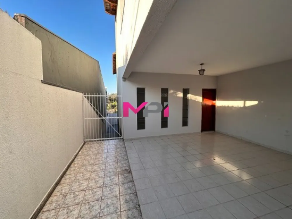 Casa, 3 quartos, 196 m² - Foto 3