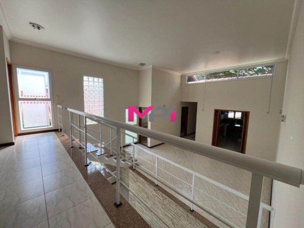 Casa de Condomínio para alugar com 4 quartos, 360m² - Foto 8