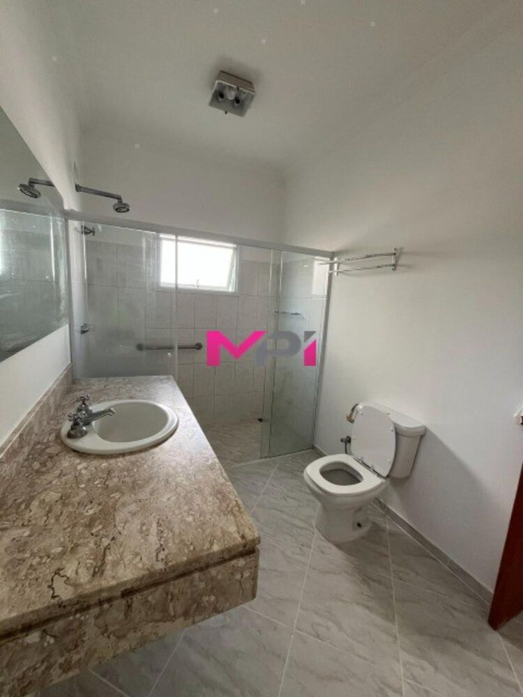 Casa de Condomínio para alugar com 4 quartos, 360m² - Foto 9