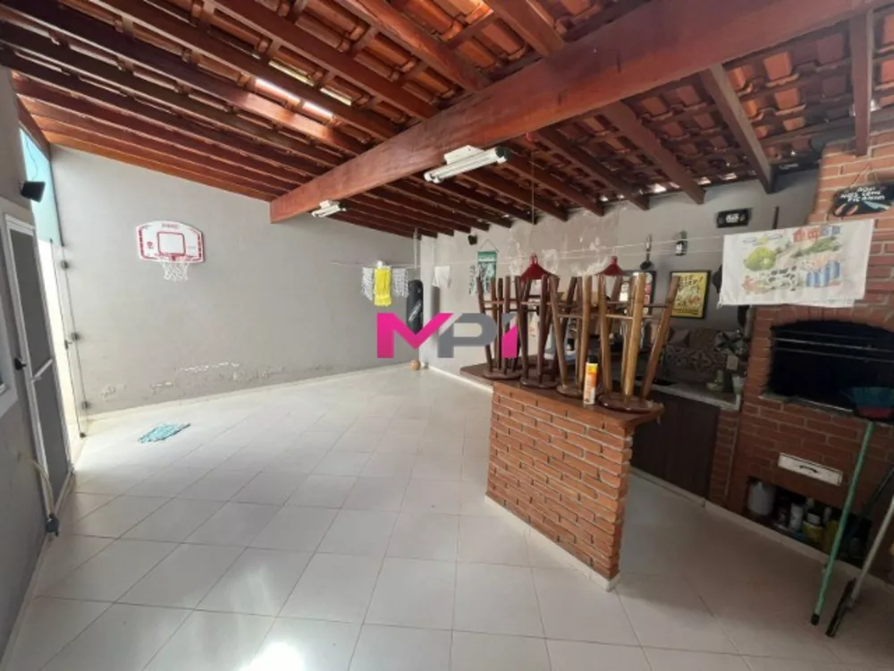 Casa à venda com 3 quartos, 167m² - Foto 3