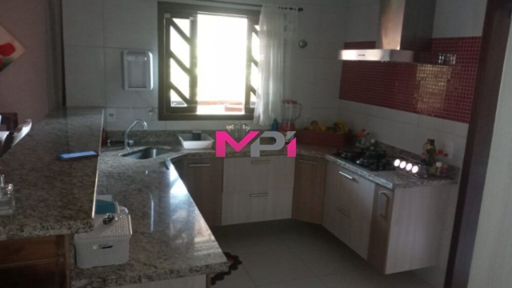 Chácara à venda com 3 quartos, 196m² - Foto 8