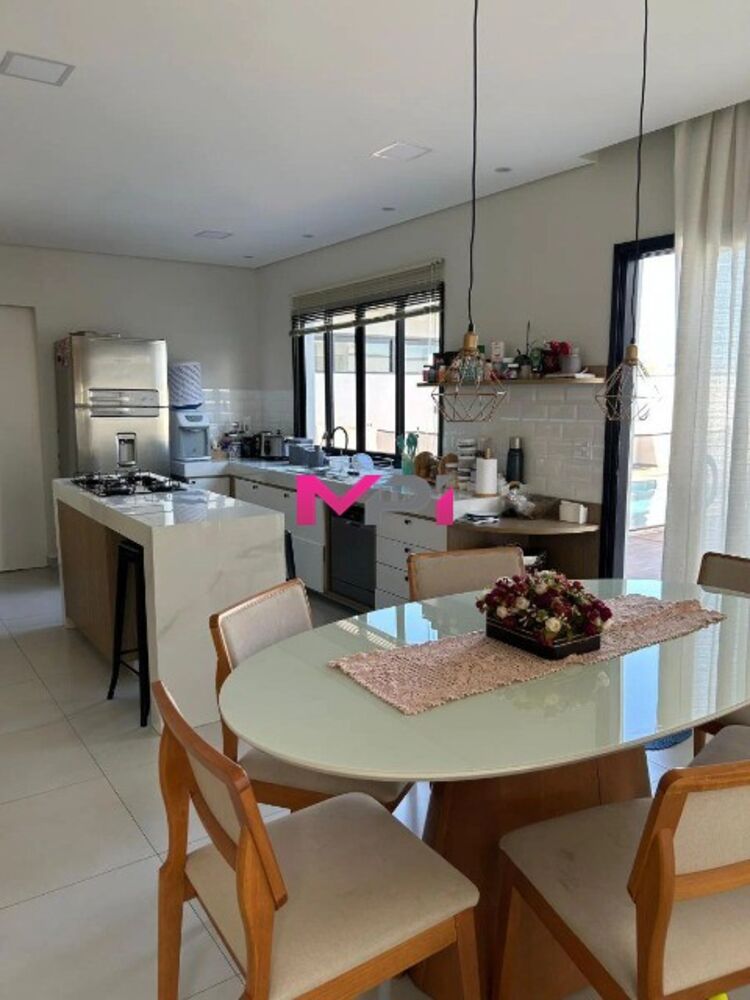 Casa de Condomínio à venda com 3 quartos, 217m² - Foto 4