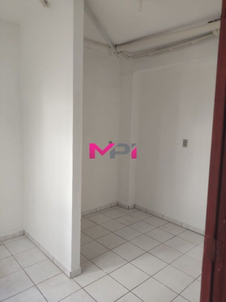 Casa à venda com 3 quartos, 166m² - Foto 3