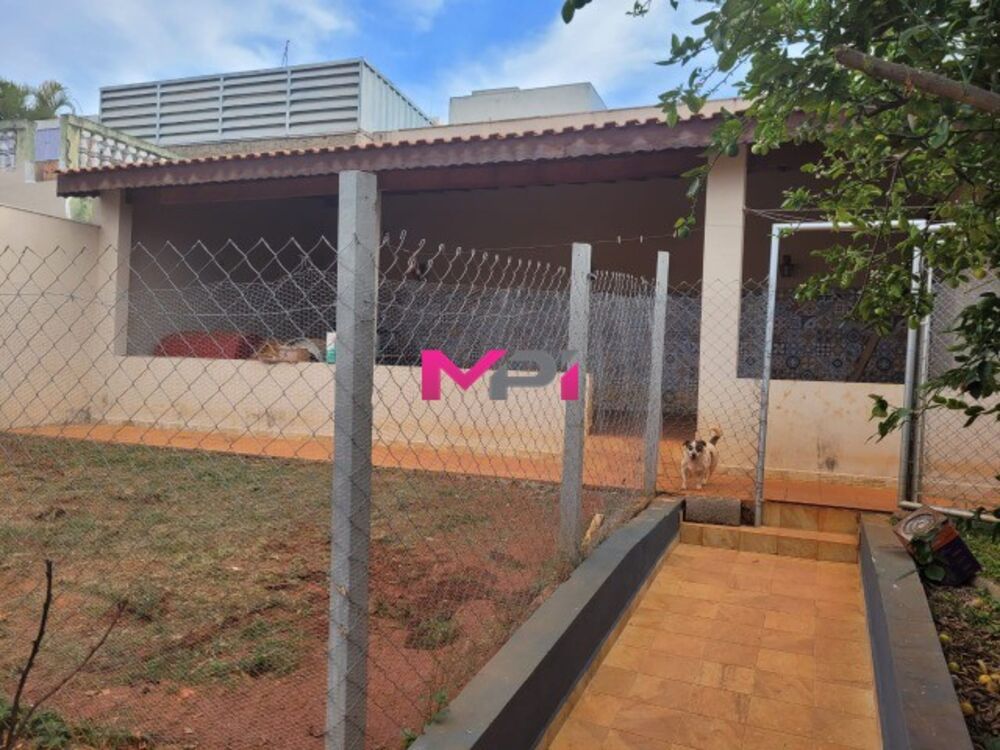 Casa, 4 quartos, 230 m² - Foto 1