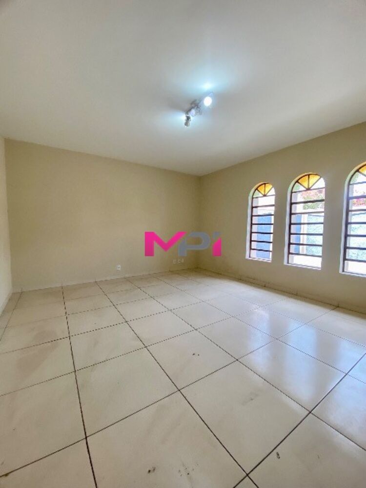 Casa à venda com 3 quartos, 667m² - Foto 25