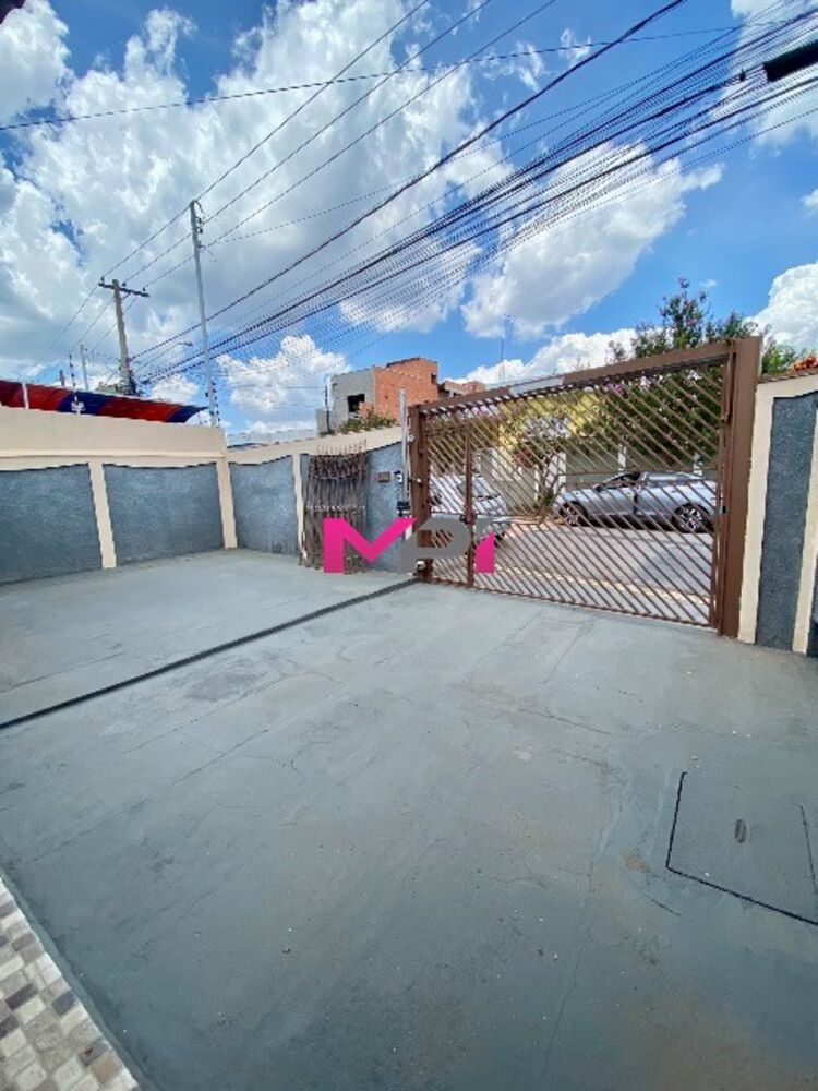 Casa à venda com 3 quartos, 667m² - Foto 2