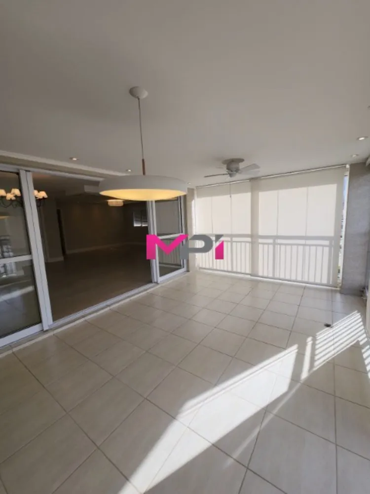 Apartamento, 3 quartos, 216 m² - Foto 2