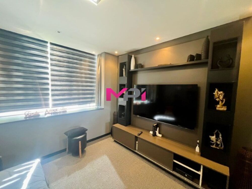 Casa de Condomínio à venda com 4 quartos, 318m² - Foto 6
