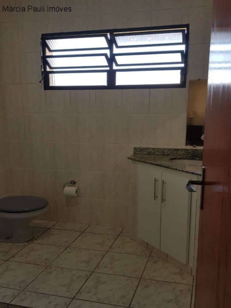 Sobrado, 3 quartos, 303 m² - Foto 1