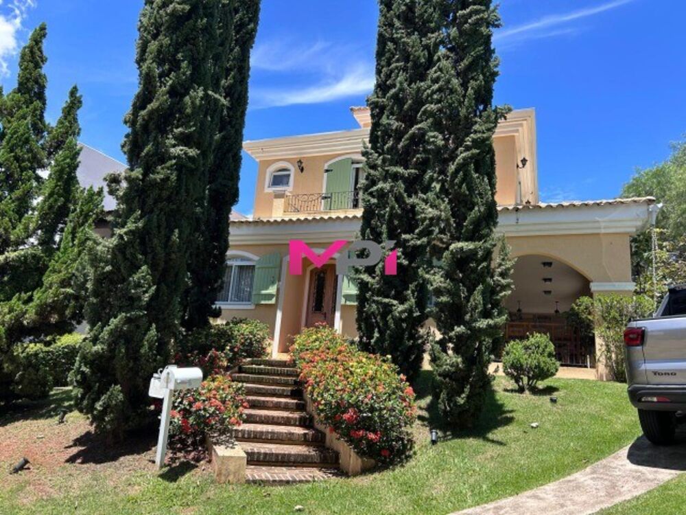 Casa de Condomínio à venda com 4 quartos, 300m² - Foto 1