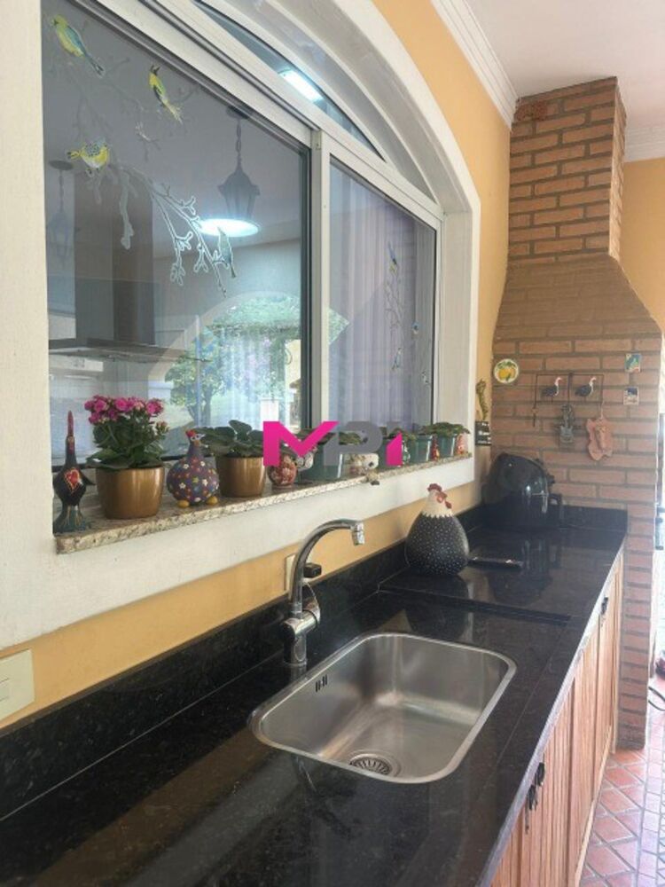 Casa de Condomínio à venda com 4 quartos, 300m² - Foto 5