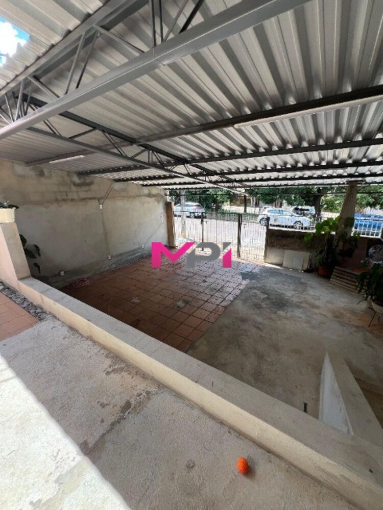 Casa à venda com 3 quartos, 149m² - Foto 2