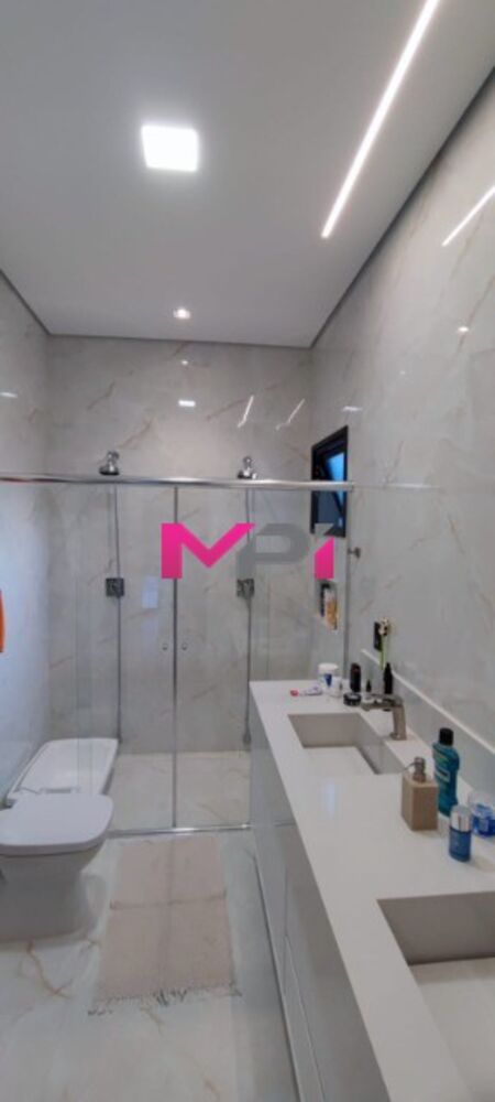 Casa de Condomínio à venda com 3 quartos, 293m² - Foto 2