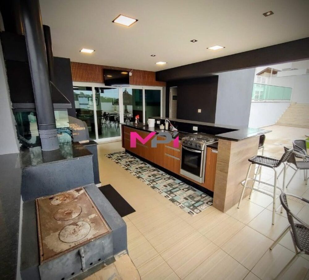 Casa de Condomínio à venda com 4 quartos, 500m² - Foto 2