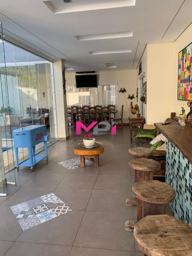 Casa de Condomínio à venda com 4 quartos, 370m² - Foto 2