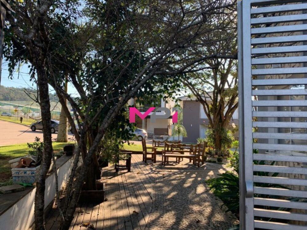 Casa de Condomínio à venda com 4 quartos, 370m² - Foto 1