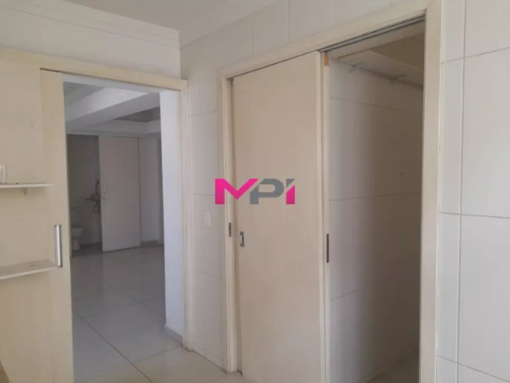 Apartamento para alugar com 3 quartos, 150m² - Foto 8